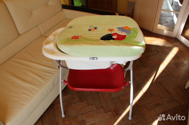 Пеленальный столик с ванночкой neonato