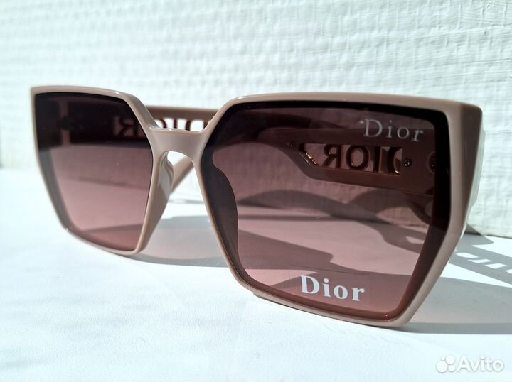 Солнцезащитные очки женские