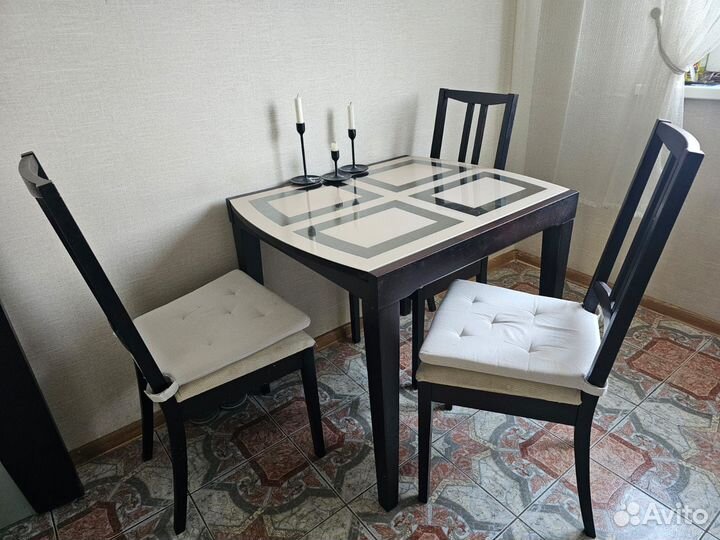 Кухонный стол и стулья бу