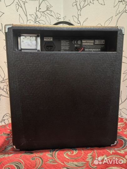 Комбоусилитель басовый Behringer ultrabass bx300