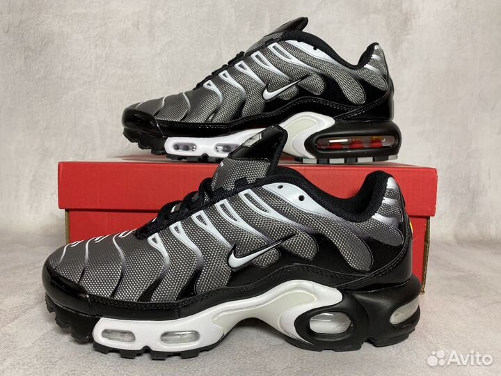 Кроссовки Nike Air Max Tn Plus