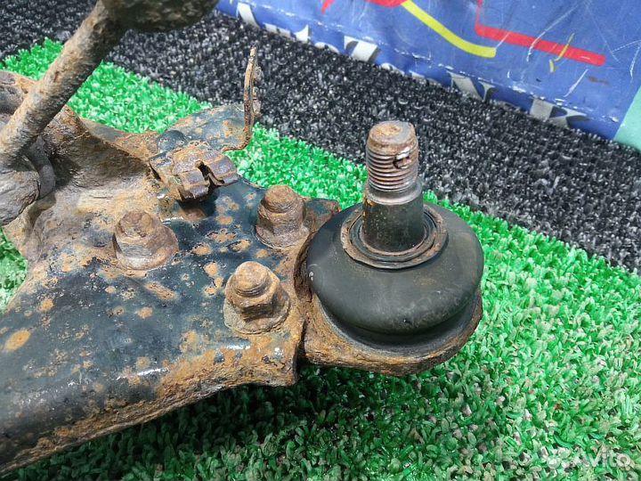 Рычаг задний верхний правый Mitsubishi pajero IV