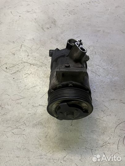 Компрессор кондиционера Volkswagen Passat B6