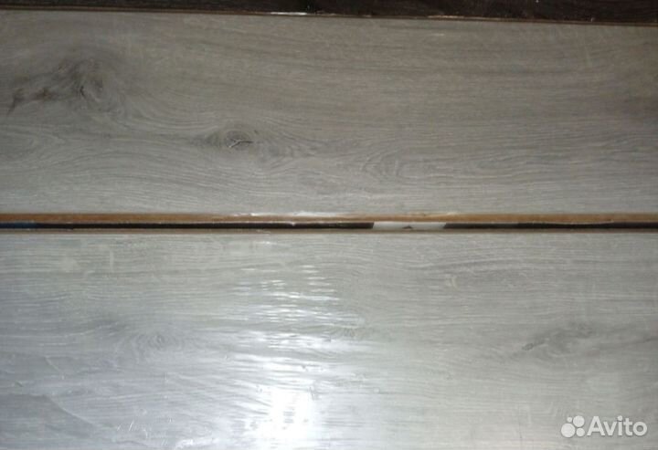 Ламинат светлый дуб, новый