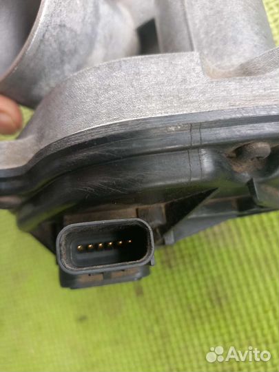 Дроссельная заслонка 