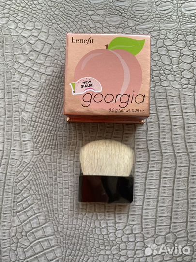 Новые персиковые румяна Benefit Georgia