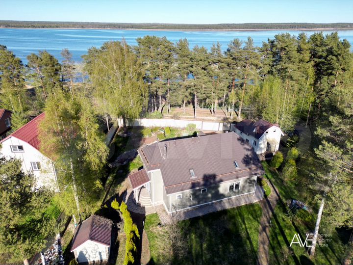 Дом 224 м² на участке 12 сот.