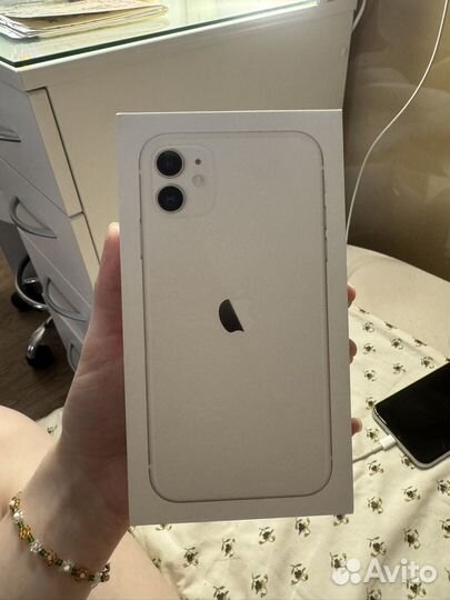 iPhone 11, 64 ГБ