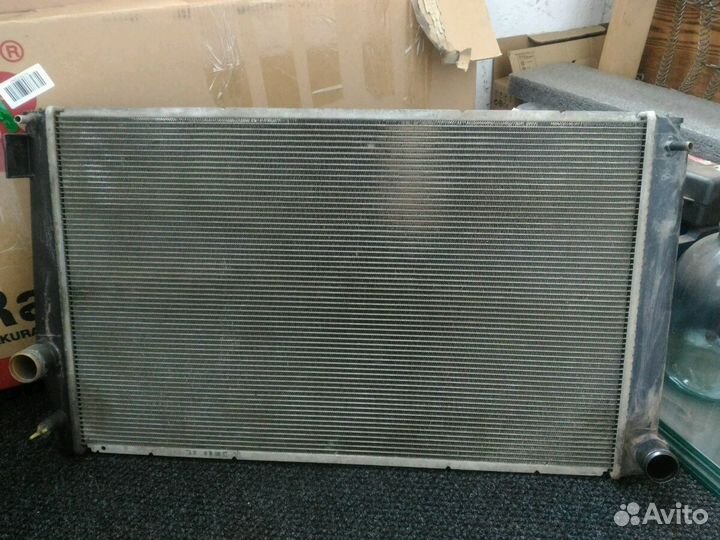 Радиатор охлаждения двигателя на RAV-4(3 поколение