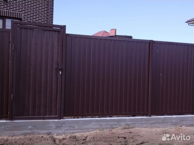 Установка забора из профнастила в Зеленоградске | Услуги | Авито