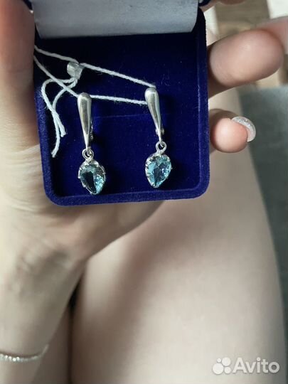 Серебряные серьги с голубым топазом