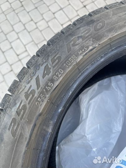 Pirelli Ice Zero FR 255/45 R20