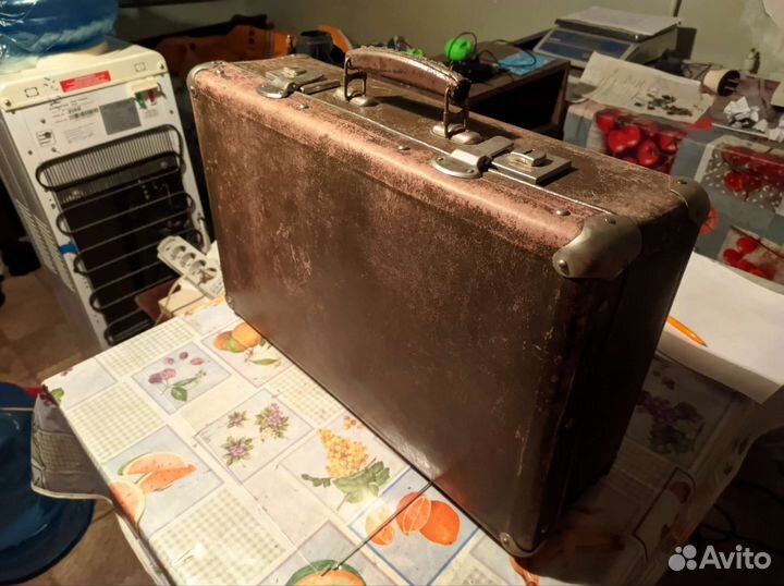 Чемодан фибровый