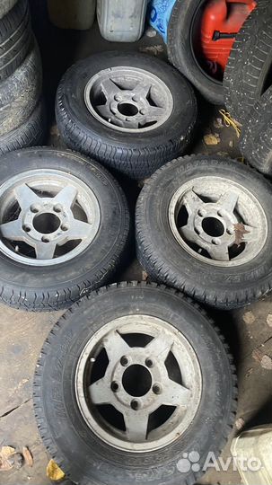 Литые диски с резиной.R14 5*139.7 Нива