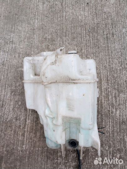 Бачок омывателя Тойота Рав 4