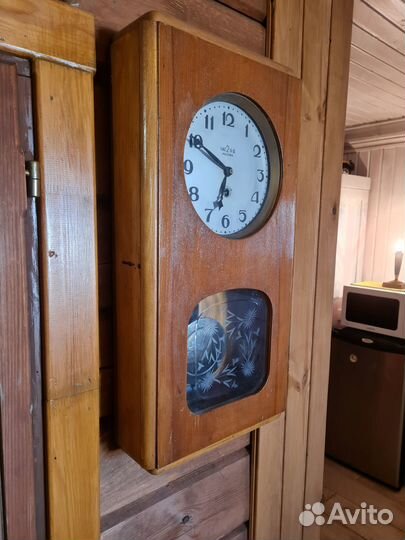 Часы настенные антикварные