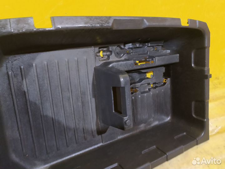 Ящик для инструментов nissan juke Ниссан жук