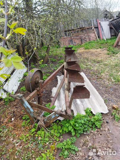 Плуг пятилемяховый на трактор