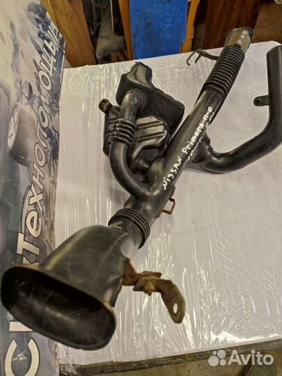 Патрубок воздушный Nissan Primera P10