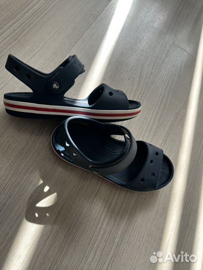 Сандалии crocs j3