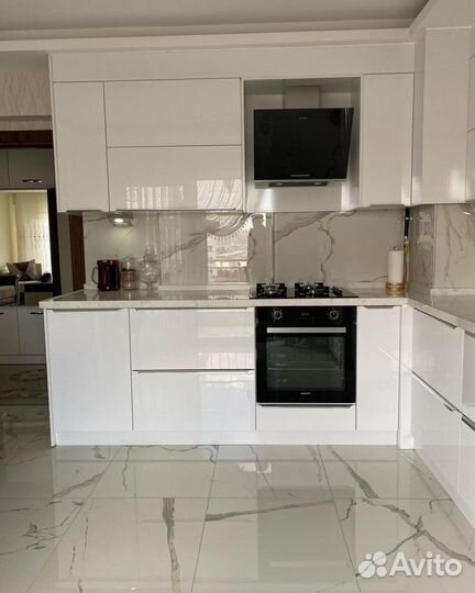 Кухня угловая на заказ с установкой