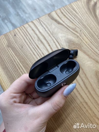 Беспроводные наушники Beats studio buds