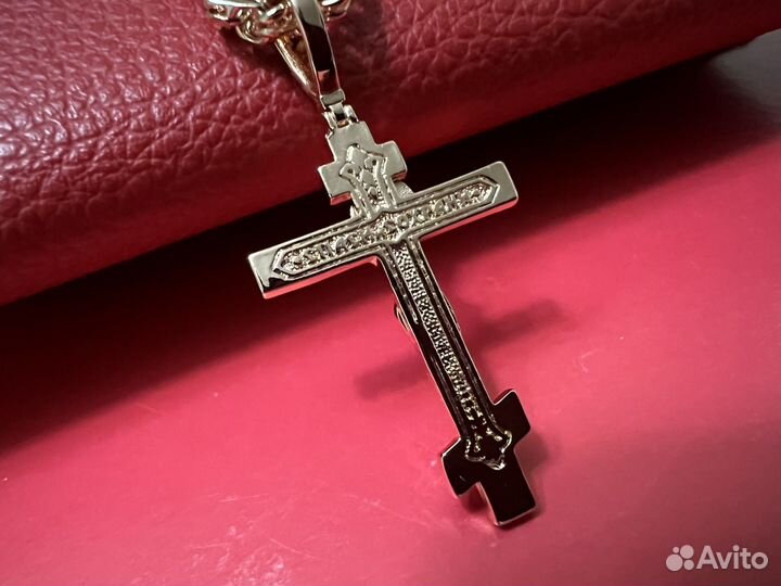 Цепь и крест