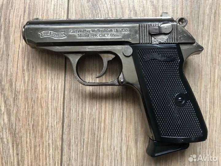 Новый пистолет с предохранителем