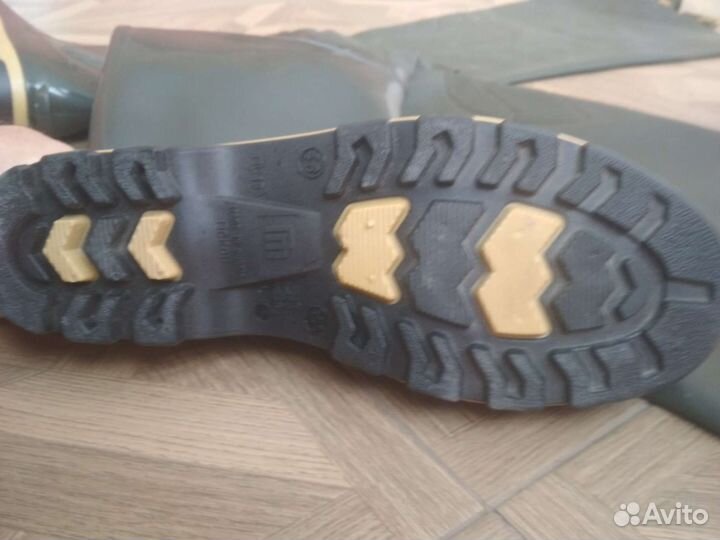 Болотные сапоги