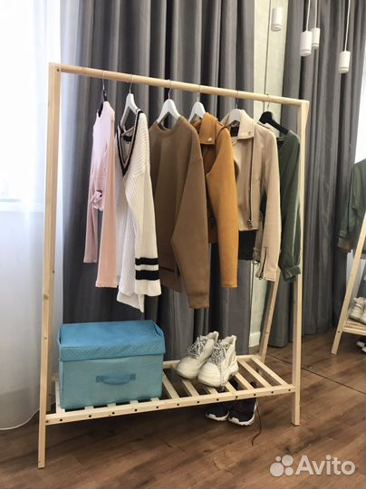 Вешалка напольная деревянная