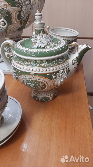 Самовар форфоровый с чайным сервизом