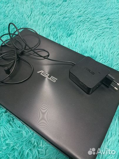 Ноутбук Asus x550c