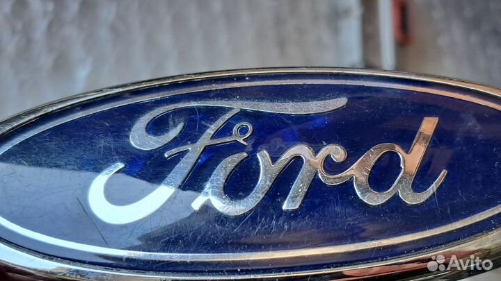 Эмблема на решетку радиатора передняя Ford