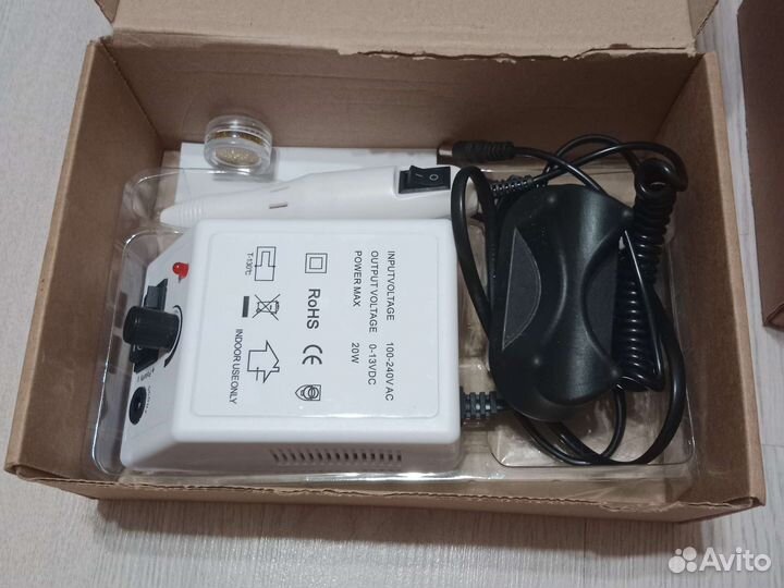 Лампа для ногтей и фреза +аксесуары