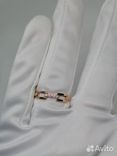 Кольцо с природным камнем Золото