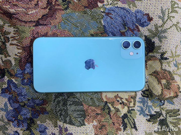 iPhone 11, 64 ГБ