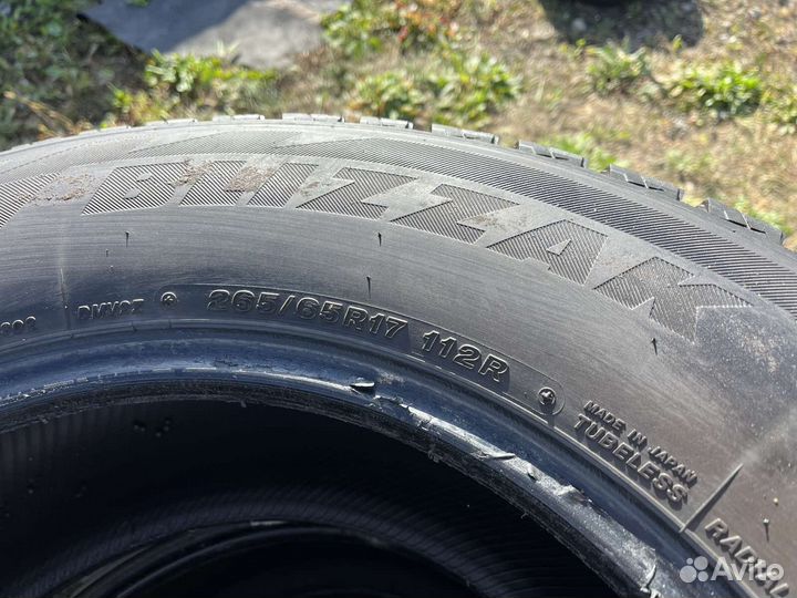 Bridgestone Blizzak Ice 265/65 R17