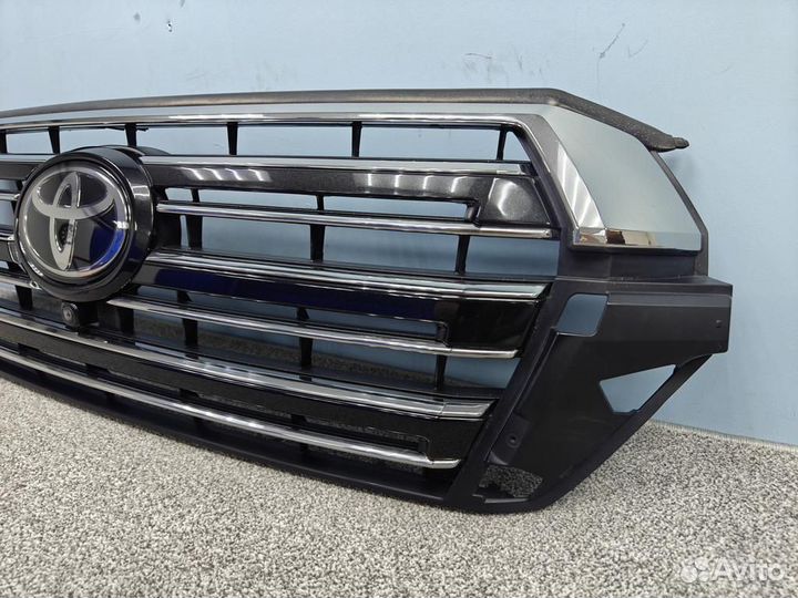 Решетка радиатора toyota land cruiser 200 2015-23