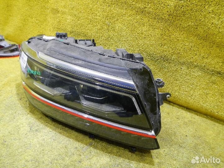 Фара правая Volkswagen Tiguan
