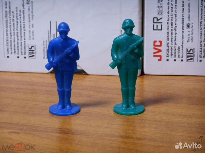 Игрушки солдатики самолеты колобок разные