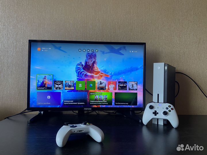 Xbox One S 1tb как новая + 2 геймпада + игры
