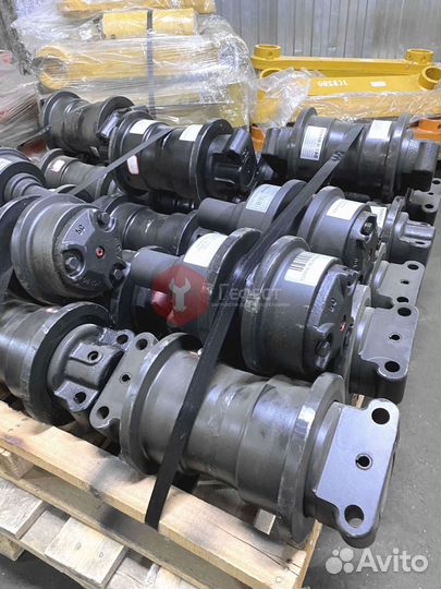Каток поддерживающий Hitachi ZX250H-5G 9272413