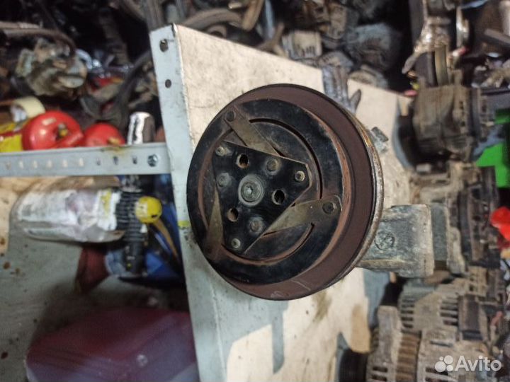 Компрессор кондиционера Nissan Primera P12/W12 (20