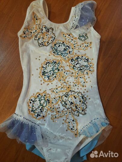 Купальник для гимнастики и фигурного катания