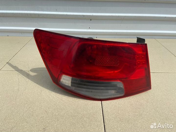 Фонарь задний левый Kia cerato 2