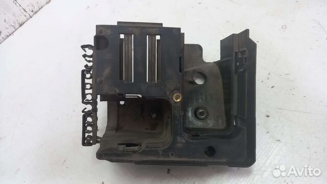 Кронштейн предохранителей Volkswagen Passat CC