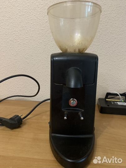 Кофемолка электрическая жерновая