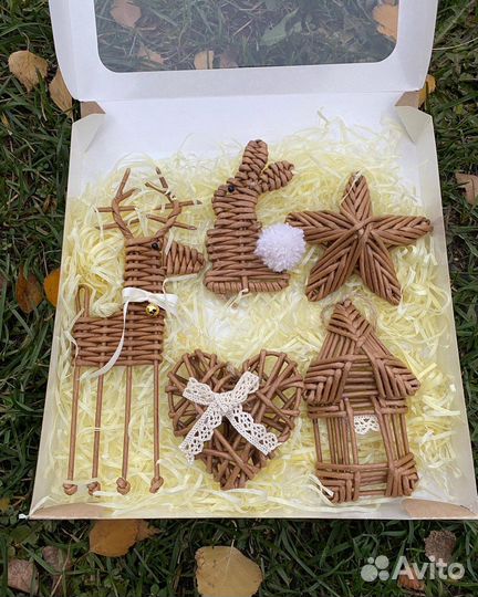 Елочные игрушки с символом 2023 года