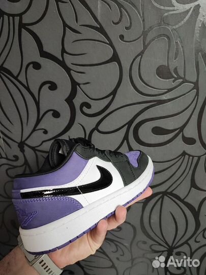 Nike Air Jordan 1 Low Court Purple