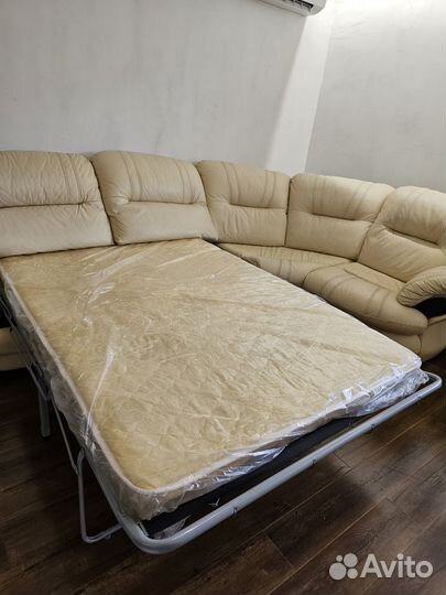 Угловой диван из натуральной кожи бу